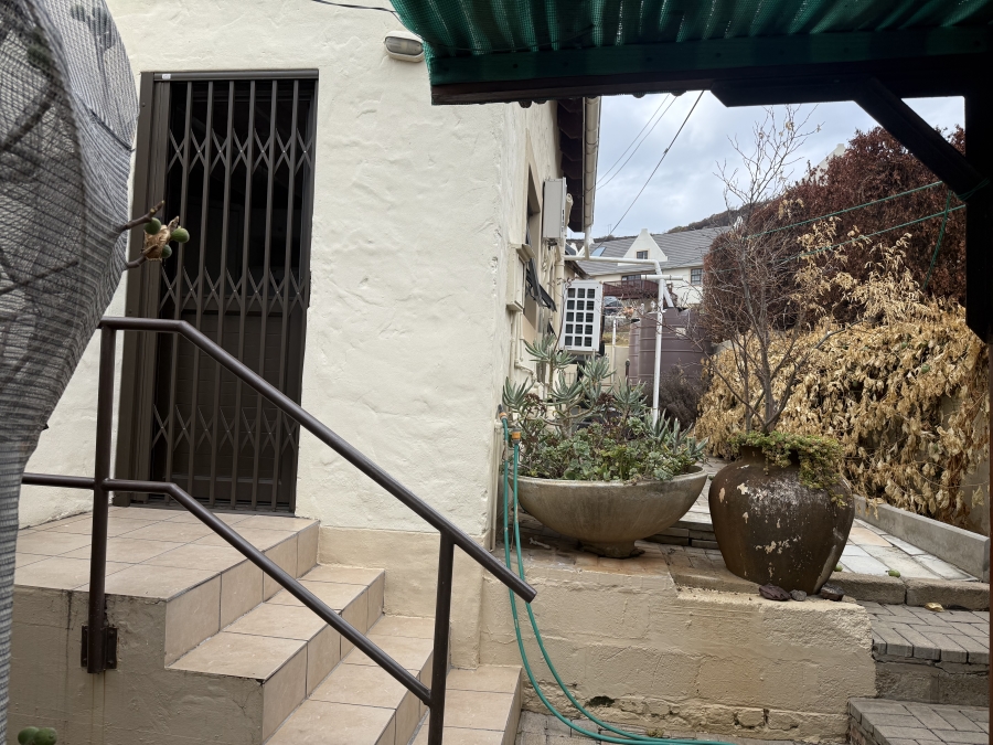 4 Bedroom Property for Sale in Vakansieplaas Western Cape